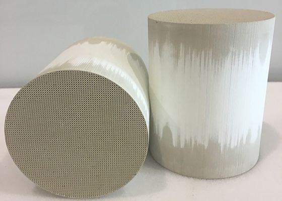 주문 High Catalyst Loading Three Way Catalytic Converter for IX35 Car Model with 300-800°C Temperature Range 온라인 제조