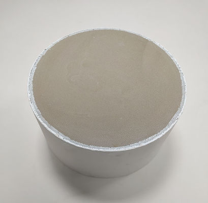 주문 트럭에 있는 600 Cpsi DOC 디젤 산화 촉매 연소 산화 디젤 엔진 촉매 온라인 제조